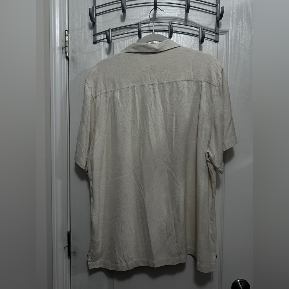 Tommy Bahama 100%‎ Silk Shirt Men’s XL Sketched Tropics Cream Embroidered floral - Picture 2 of 16